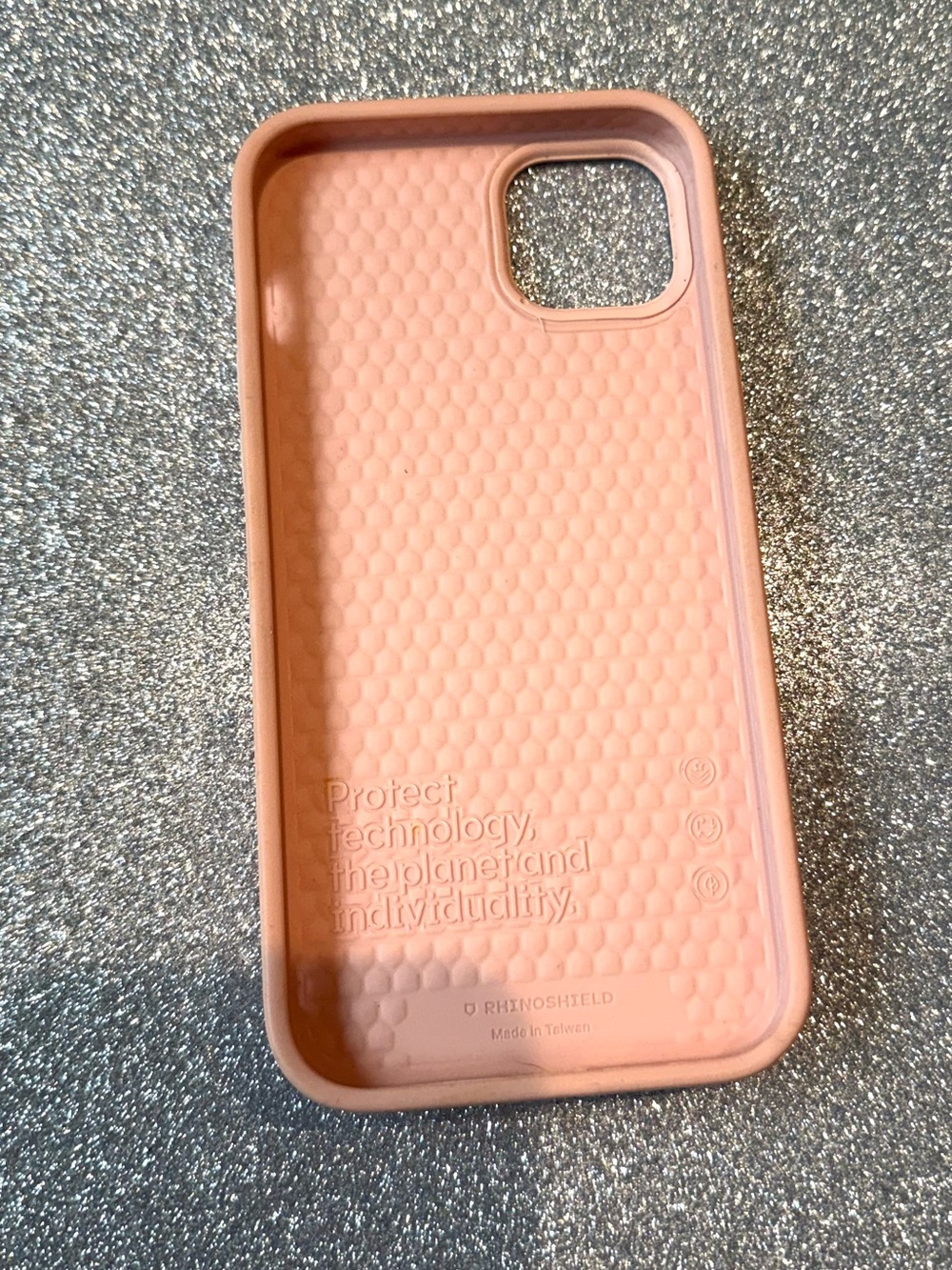 iPhone 14 Plus Rhinoshield case - Picture 3 of 3